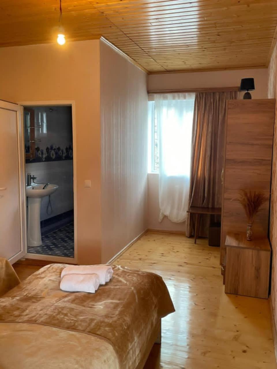 Guest House Nene Mestia Ngoại thất bức ảnh
