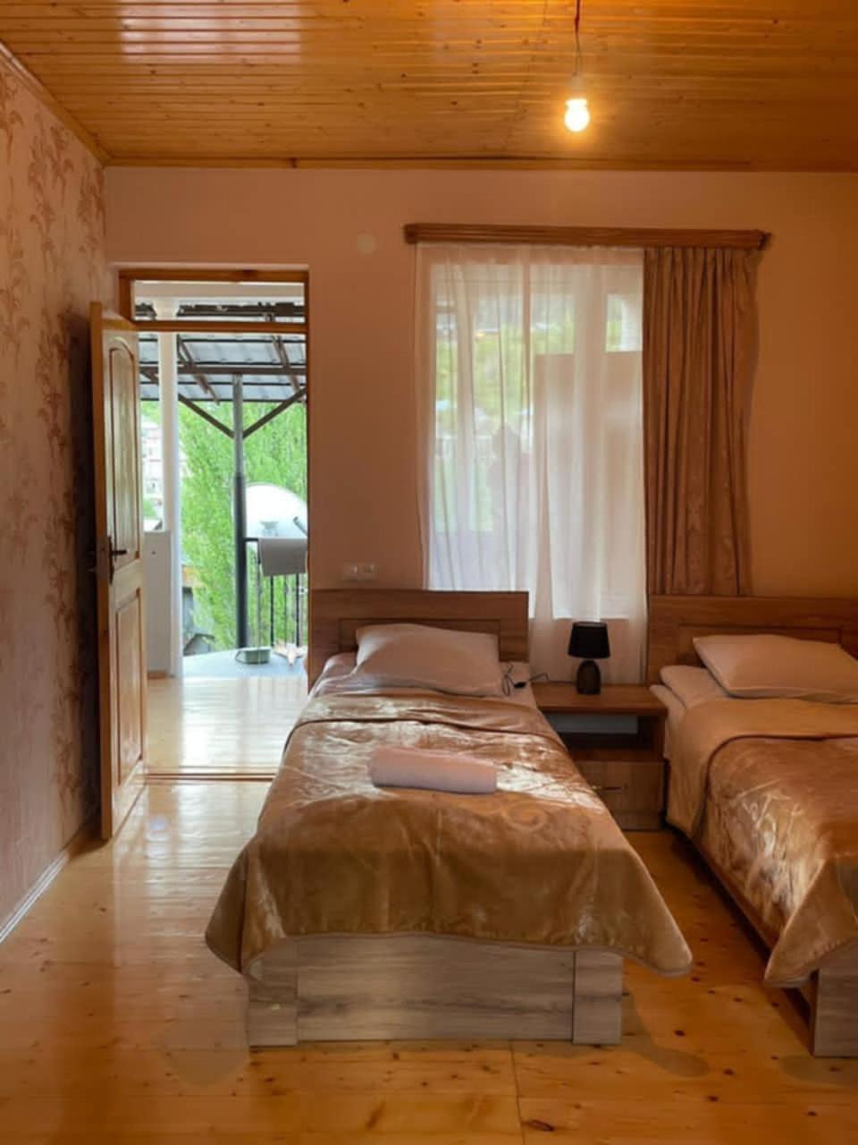 Guest House Nene Mestia Ngoại thất bức ảnh